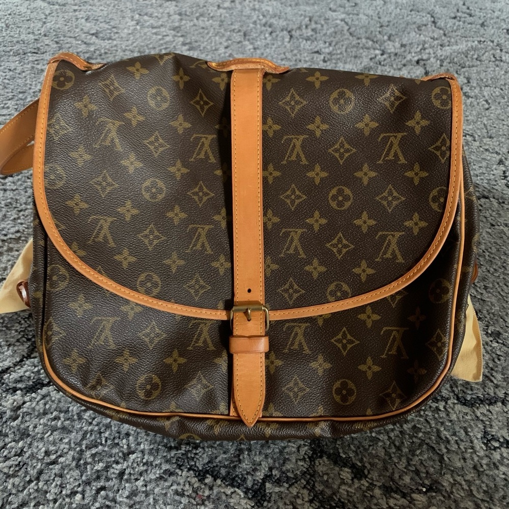 Authentic Louis Vuitton Saumur 35